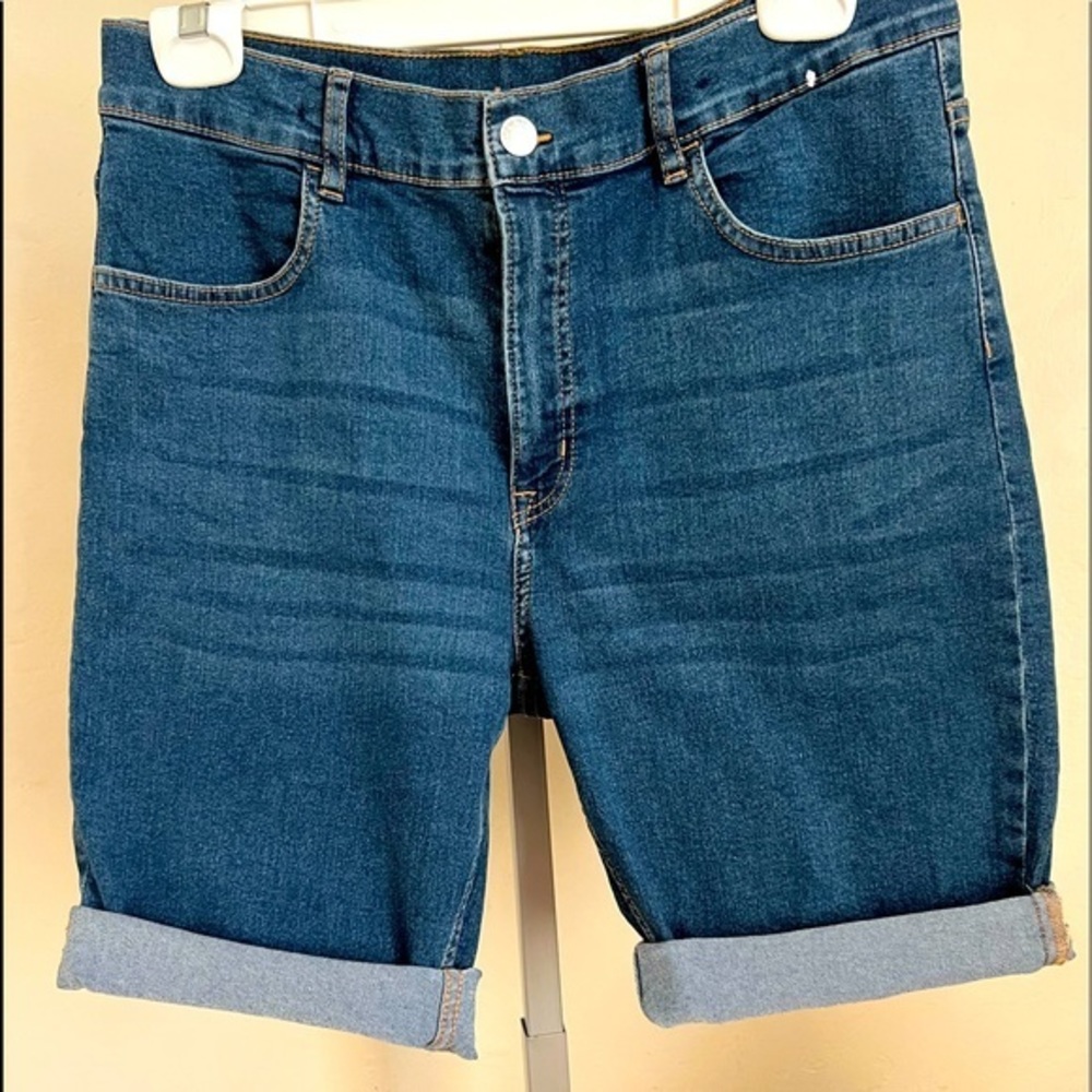 Girls+ Slim Fit Shorts size 14 A + (Yellow- W)